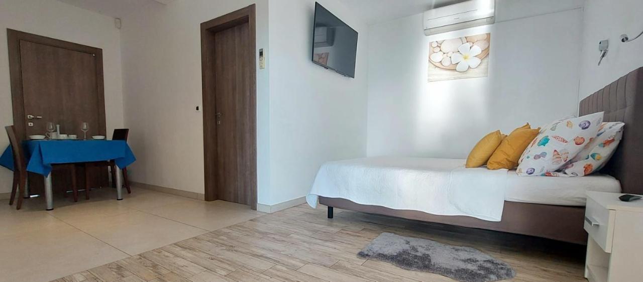 Room Lina 로브란 외부 사진